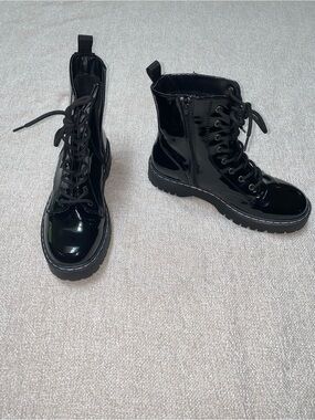 Sincerely Jules Harley Patent Combat Boots Size 10 Black Lace Up Lug Sole